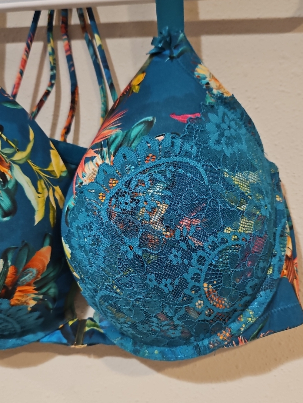Cacique 46C Padded Boost Plunge Bra - Picture 2 of 9